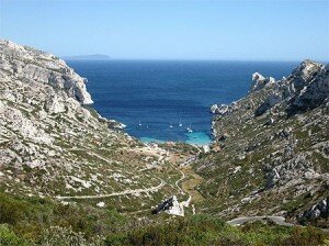 calanques marseille cassis sormiou 300x224 La version 4 de la charte du Parc National des Calanques adoptée : objectif avril 2012