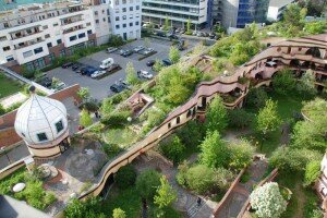 Architecture insolite : découvrez loeuvre de lautrichien Hundertwasser, inspirée de Gaudi Hundertwasser Waldspirale Darmstadt gaudi autriche 300x200 Architecture insolite : découvrez loeuvre de lautrichien Hundertwasser, inspirée de Gaudi