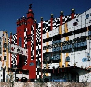 Architecture insolite : découvrez loeuvre de lautrichien Hundertwasser, inspirée de Gaudi osaka japon Hundertwasser architecture insolite 300x288 Architecture insolite : découvrez loeuvre de lautrichien Hundertwasser, inspirée de Gaudi