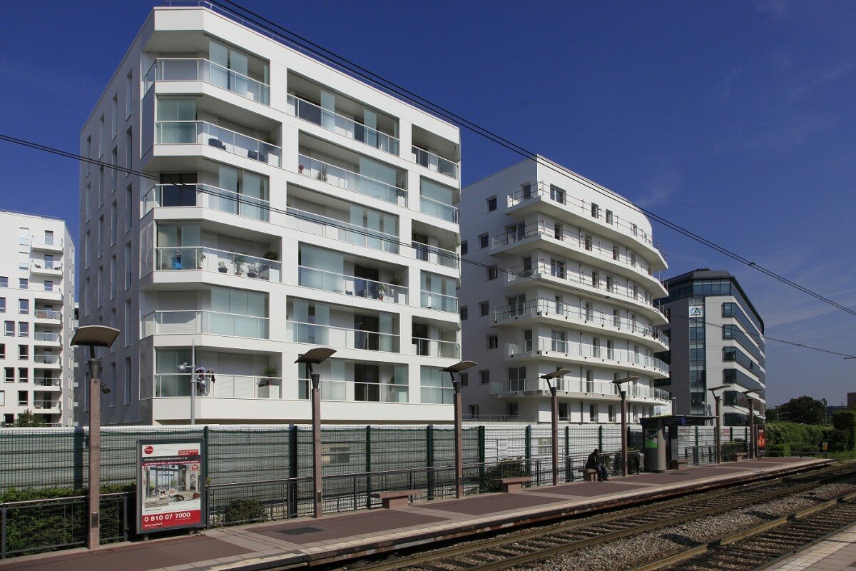 femme issy les moulineaux