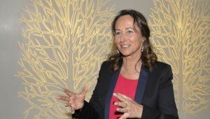 segolene-royal-ecologie-batiment-public-energie-positive