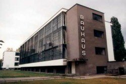bahaus architecture ecole fonctionnalisme design 250x168 Walter Gropius