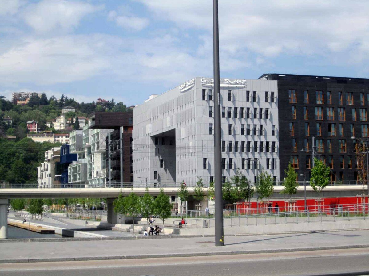 lyon-island-place-nautique-quartier-habité lyon island place nautique quartier habité 1200x900 Lhôtel de région à Lyon Confluence par C.de Portzamparc bientôt prêt