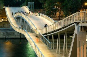 passerelle simone beauvoir paris 300x199 Passerelle Saint Clair à Lyon : début des travaux en février