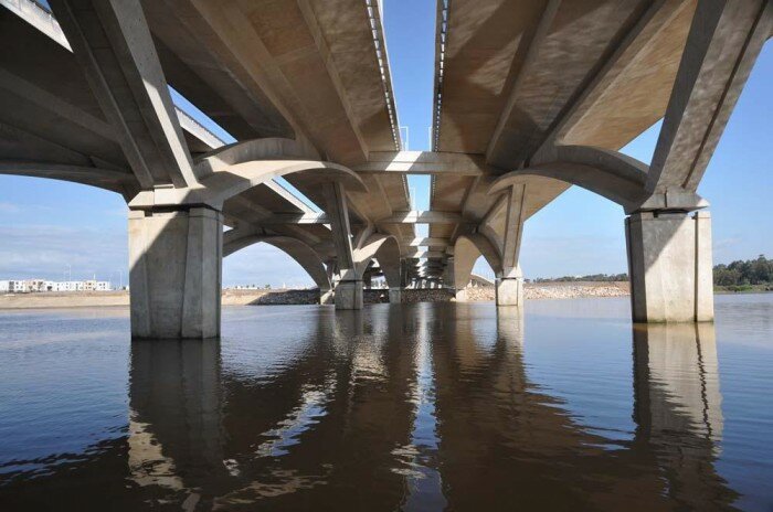 pont HassanII Rabat Sale Maroc Marc Mimran 700x464 Le pont Hassan II entre Rabat et Salé au Maroc par Marc Mimran
