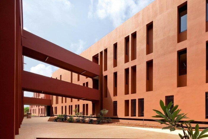 lycee francais dakar grand prix afex 2012 700x468 Le lauréat du Grand Prix AFEX 2012 de l’architecture française dans le monde est...