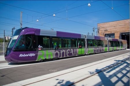 tram train lyon Inauguration du 1er tronçon du tram train à louest de Lyon