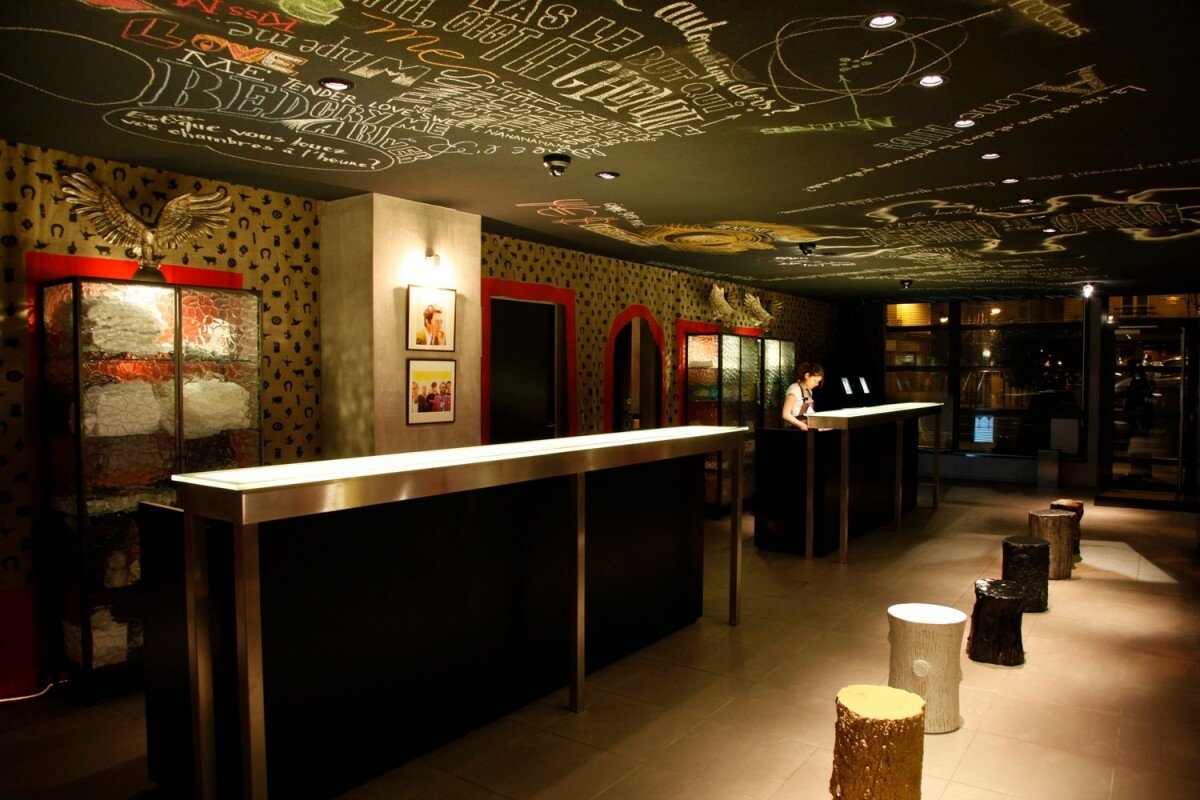 mama-shelter-reception