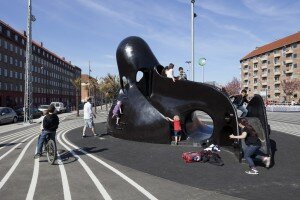 parc urbain mobilier big architecte 300x200 Espace public : du rêve à la réalité ? Superkilen : un projet au cœur de Copenhague