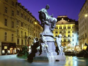 vienne statue 300x225 Top 10 des villes les plus agréables au monde 2012 : Vienne lauréat, Paris 29ème et Lyon 39ème