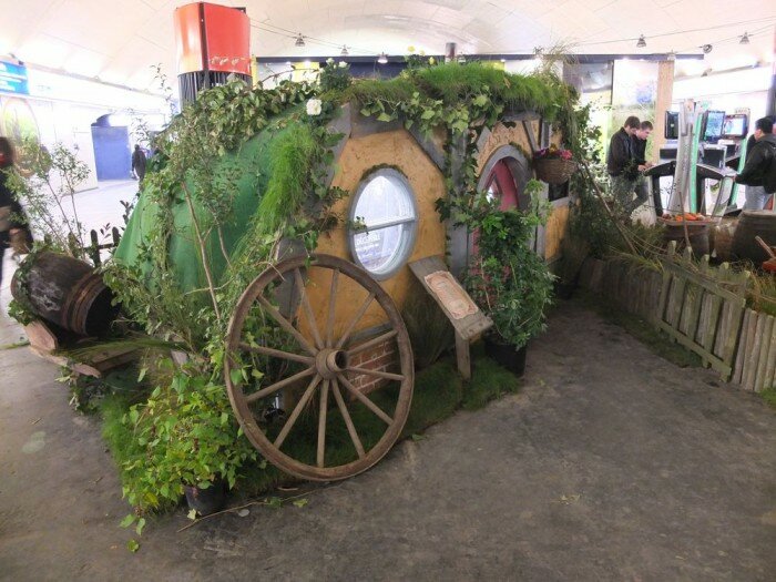 hobbit metro paris 700x525 hobbit metro paris