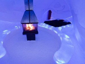 hotel glace canada 300x225 INSOLITE : un hôtel de neige et de glace au Canada