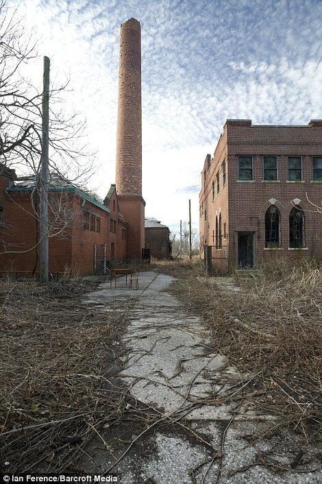 ville fantome new york island Insolite : North Brother Island lile abandonnée au coeur de New York City