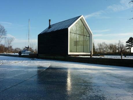 maison flottante lac glace integration nature Cabane flottante sur les lacs de Loosdrecht par 2by4 architects