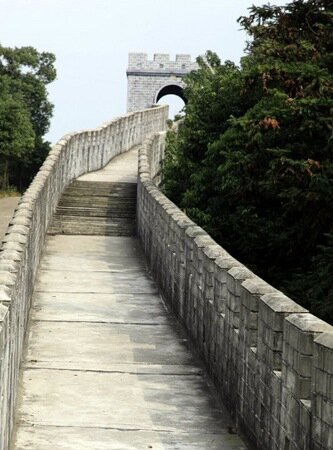 muraille chine huaxi replique Des répliques des plus célèbres monuments du monde dans la ville la plus riche de Chine : Huaxi Village