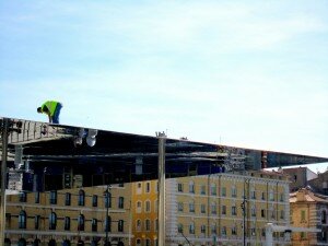ombriere foster vieux port 300x225 Actualité du chantier du Vieux Port à Marseille : lombrière de Norman Foster