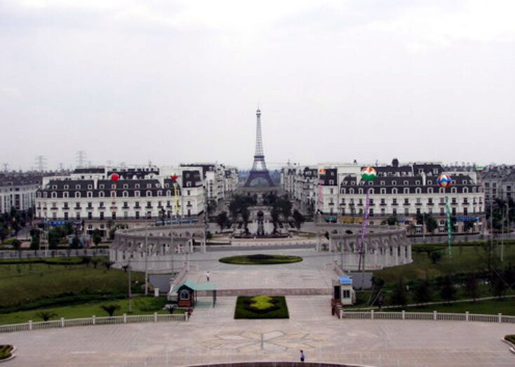 tour eiffel replique chine La Chine se paye une réplique de Paris avec sa Tour Eiffel