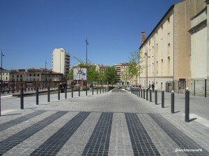 parvis saint lazare marseille saint charles 300x225 Inauguration dune nouvelle entrée de ville apaisée à Marseille Saint Charles