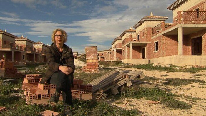 photographe architecte julia Schulz Dornburg 700x395 Projets immobiliers transformés en chantiers en ruines 