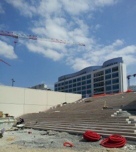 place mediterranee marseille arenc 270x300 Une nouvelle place urbaine à Marseille : la Place de la Méditerranée à la Joliette