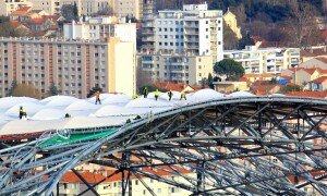toiture tribune ganay marseille 300x180 Suivez lintégralité du chantier du stade vélodrome à Marseille en direct