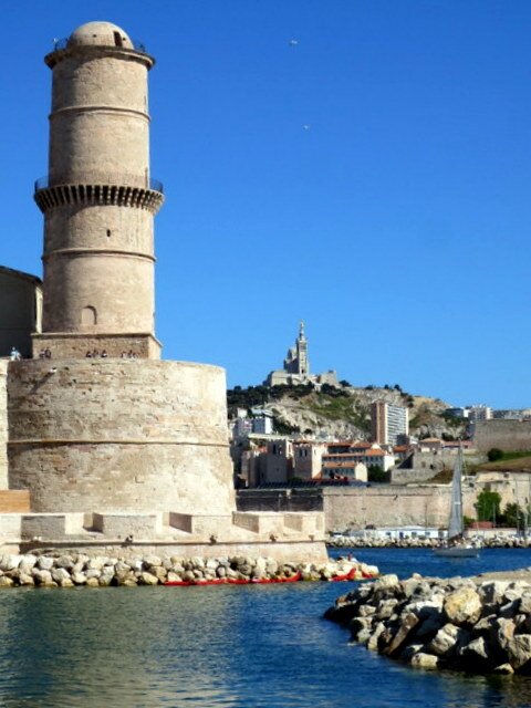 entree-vieux-port-marseille-rehabilitation-fort-saint-jean