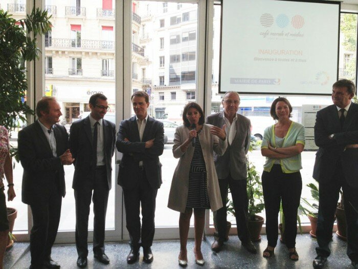 anne-hidalgo-paris-inauguration-cafe-des-mondes-place-republique