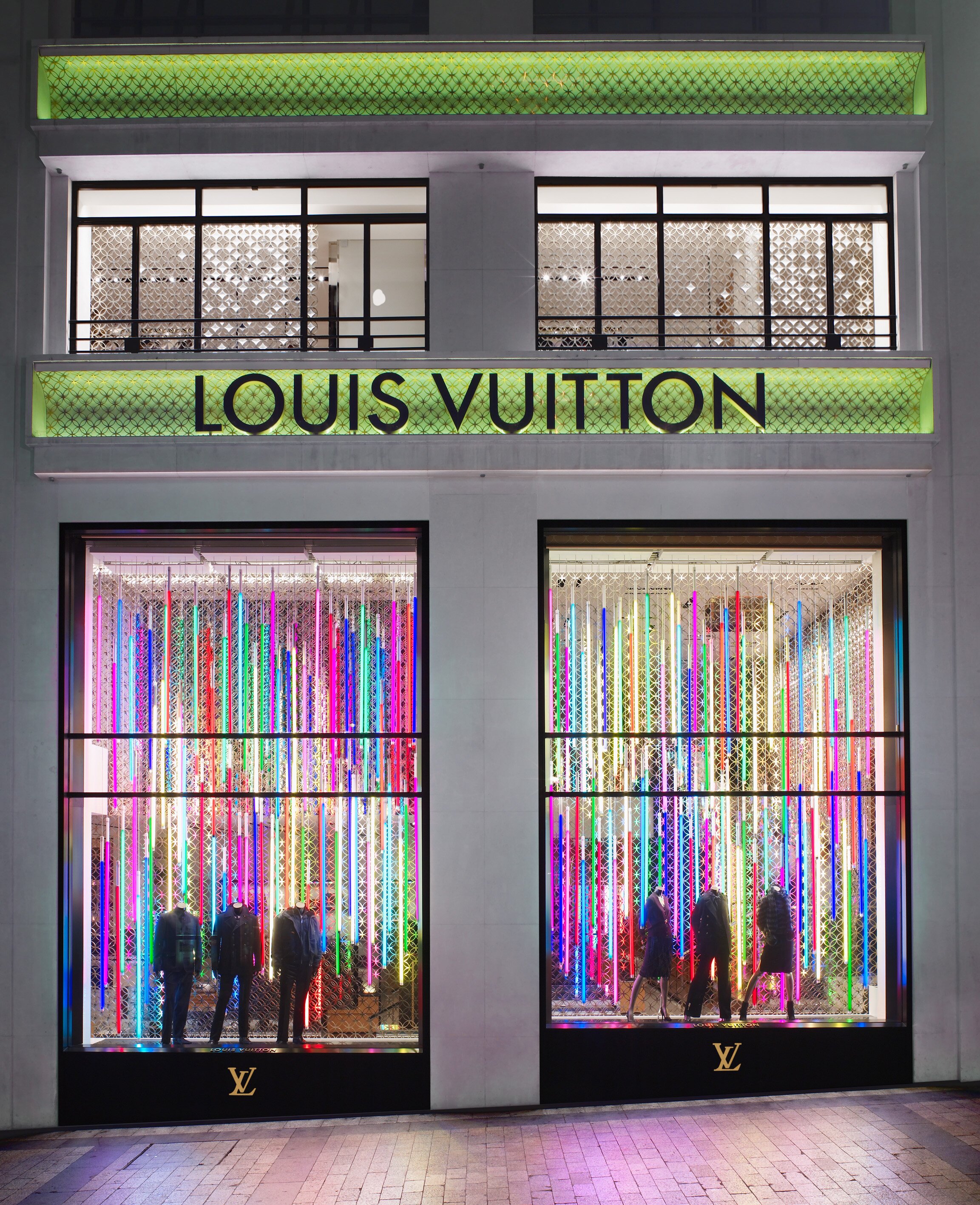vitrines-LVuitton-Fluo-Champs-Elysées-2006