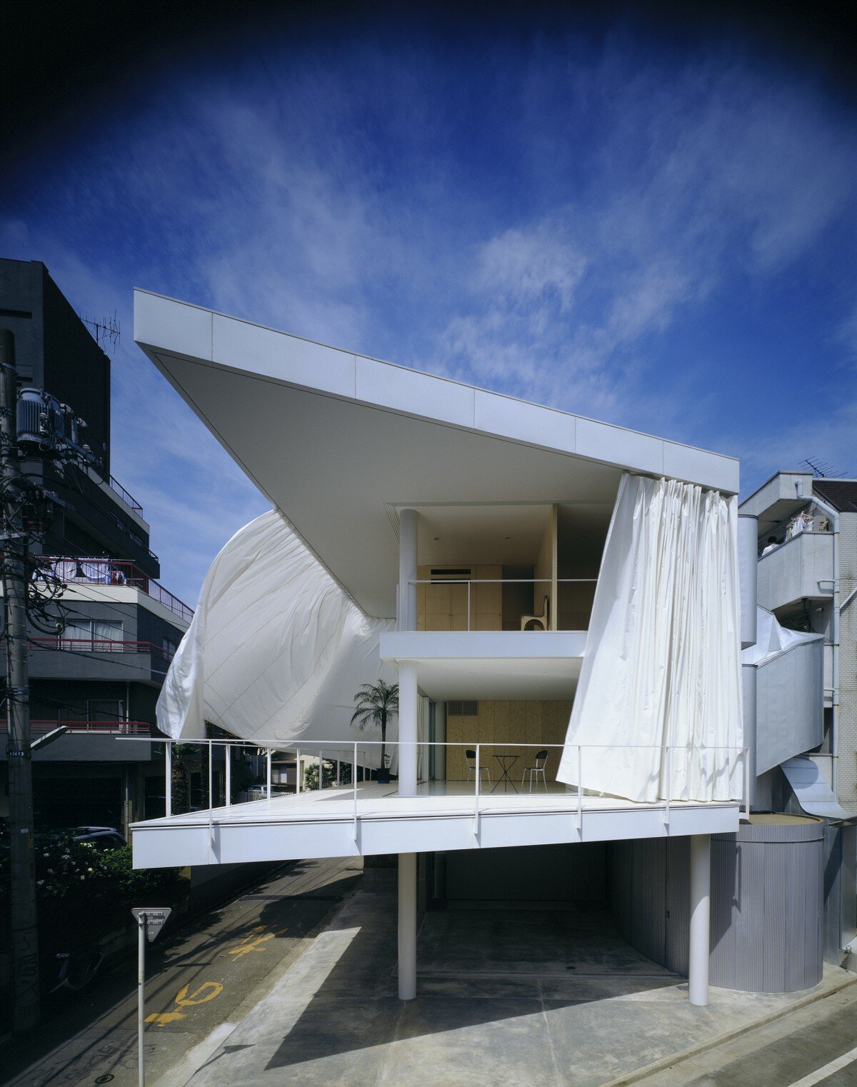 Shigeru-Ban-maison-container