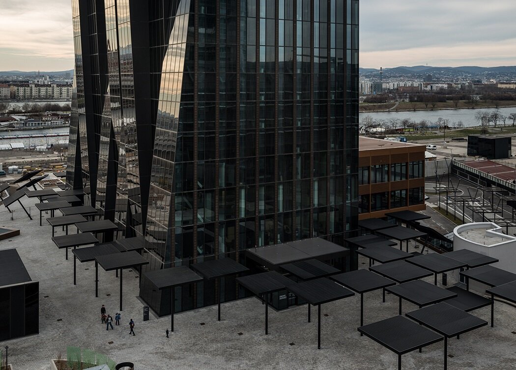 parvis-hotel-dc-tower-vienne-perrault-architecture