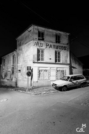 Village abandonné : ancien café "Au Paradis"