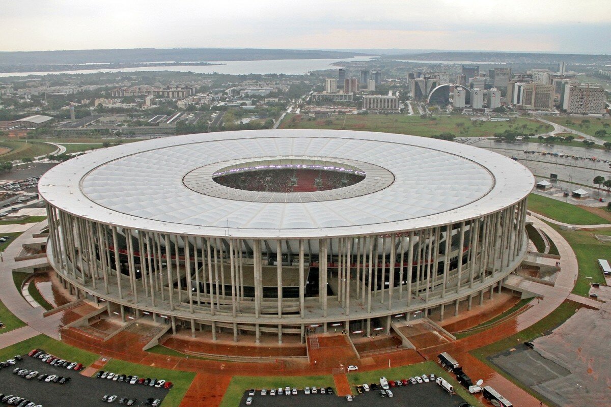 stade-bresil-brasilia-Garrincha