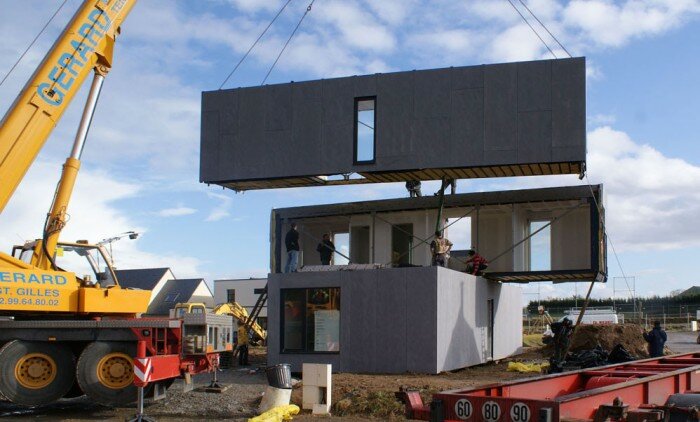 assemblage maison container 700x422 La Crossbox de CG Architectes : maison container
