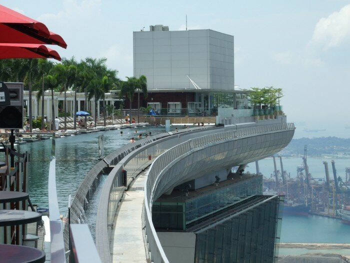 courbe-piscine-marina-bay-sands-singapour