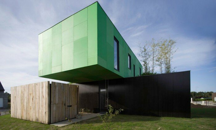 crossbox cgarchitectes maison container architecture 700x421 La Crossbox de CG Architectes : maison container