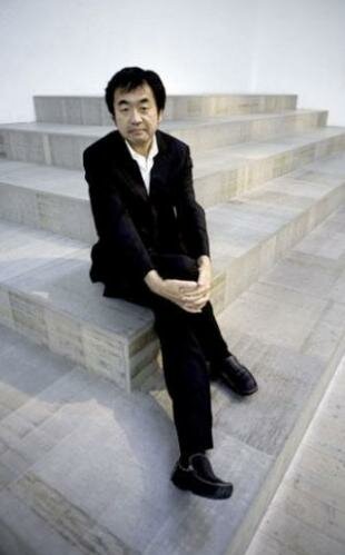 kengo kuma portrait Kengo Kuma choisi pour laménagement des entrepôts Mac Donald