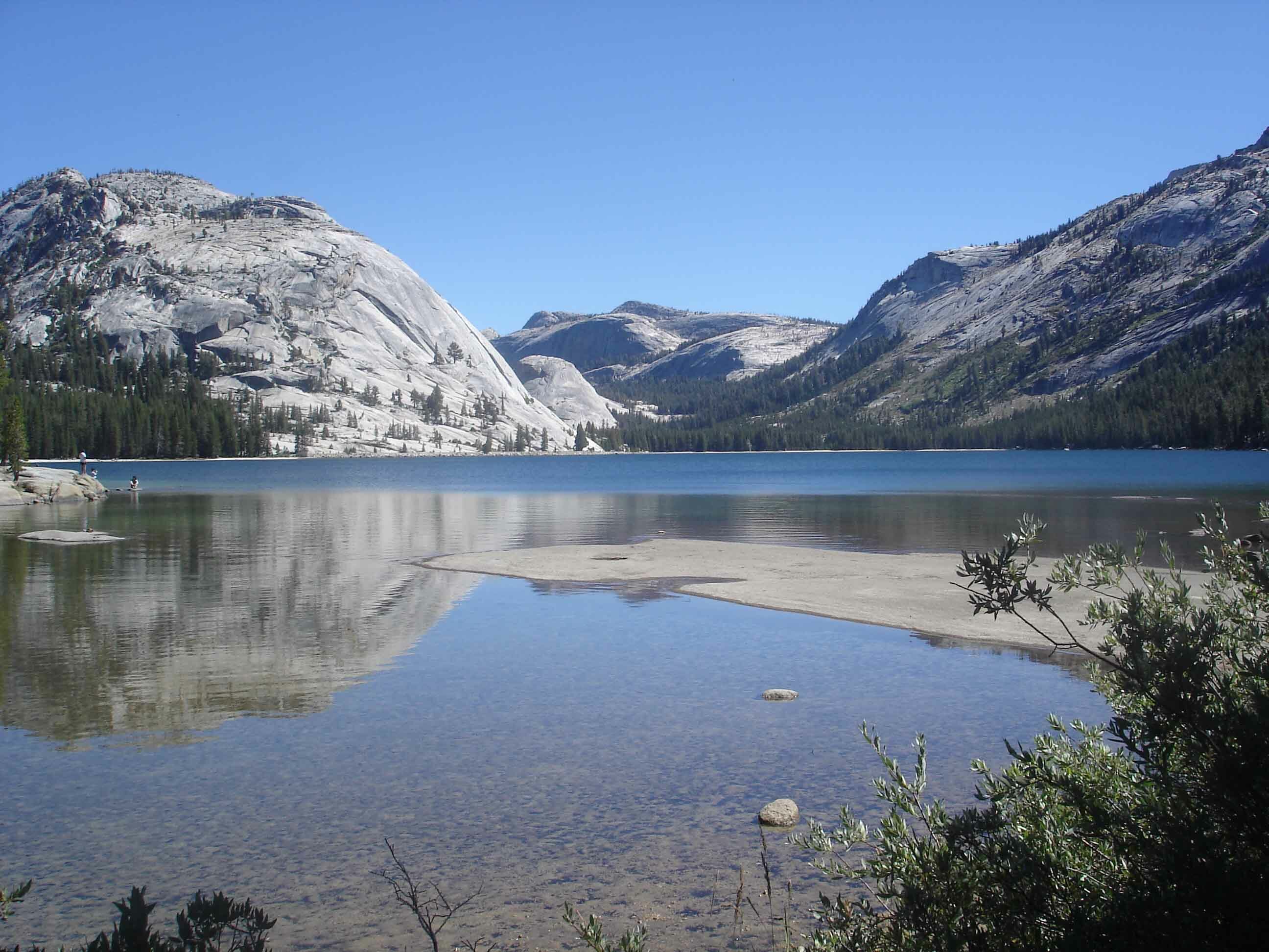 lac-mineral-yosemite-tuolums-national-park