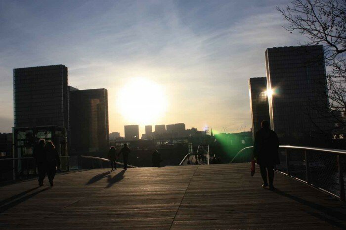 passerelle simpone beauvoir paris bercy bnf 700x466 La bibliotheque nationale de france : architecte, D.Perrault