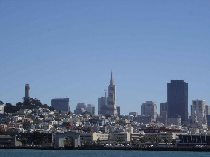 san francisco transamerica coit 700x525 San Francisco, la plus européenne des villes américaines ! Visite guidée...