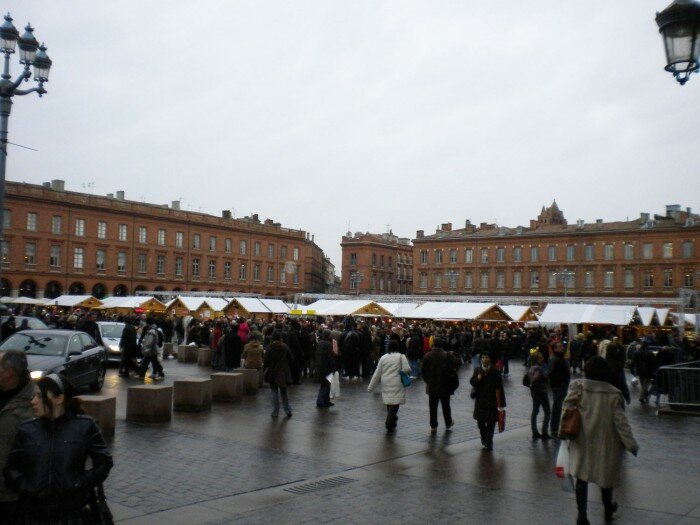 toulouse-place-capitole-pluie