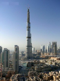 tour burj dubai record structure construction 20081 250x333 La plus haute tour du monde: Burj Dubai 828 mètres